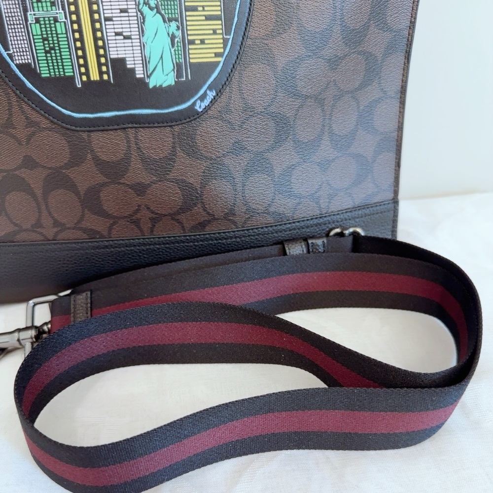 NWT Coach Graham Structured Tote In Signature Canvas With Souvenir Patches C6634 - Picture 4 of 13